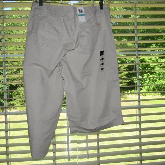 NWT CALVIN KLEIN JEANS Cropped Pants Size 16 - Picture 3 of 5